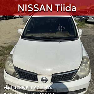 NISSAN TIIDA